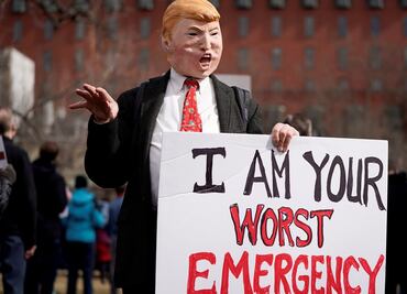 Protestan en EU contra la declaración de emergencia nacional de Trump por muro