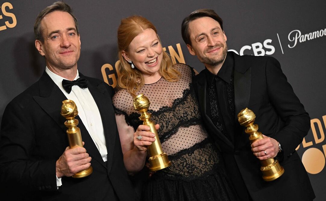 Matthew Macfayden, Sarah Snook y   Kieran Culkin, le dieron tres estatuillas a la serie  "Succession". Foto: AFP.