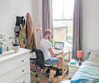 “Hay bastantes niños que no tienen ordenador”: profesor sobre educación a distancia