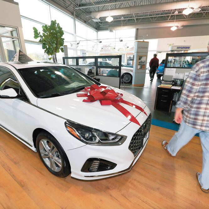 La participación del autofinanciamiento se incrementó de 3.3% a 3.6% en la totalidad de créditos automotrices otorgados en enero. ARCHIVO EL UNIVERSAL