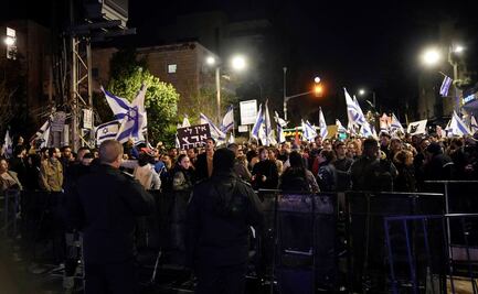 Manifestantes rompen cerco de seguridad en residencia del primer ministro Netanyahu en Israel