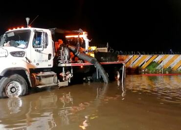 Despliegan personal para limpiar fraccionamientos afectados por inundaciones en Zumpango