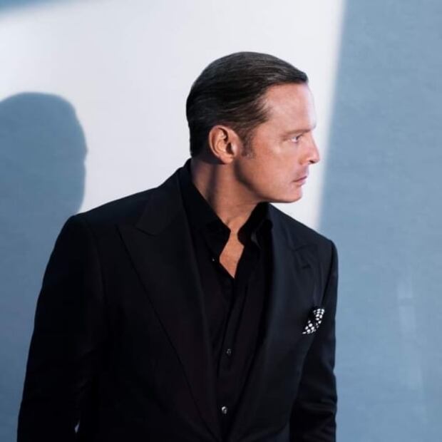 Tinnitus, la enfermedad que podría alejar a Luis Miguel de los escenarios