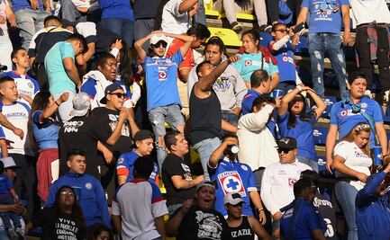 Cruz Azul le manda mensaje a los aficionados "que se bajaron del barco"