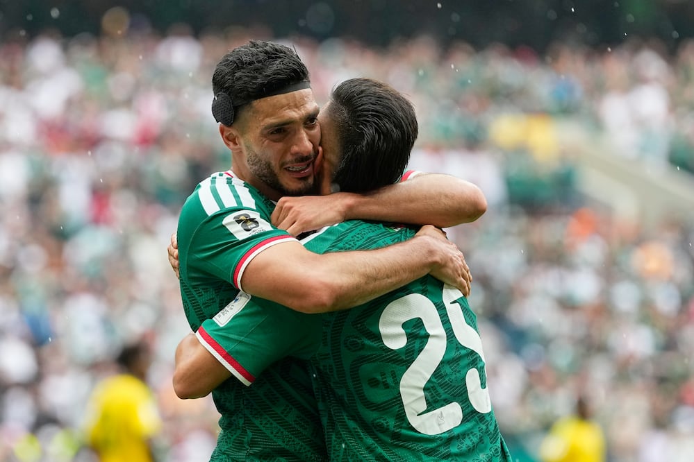 Raúl Jiménez anota el segundo gol en la inauguración del Mundial 2026 en el Estadio CDMX. Foto: AP Photo/Natacha Pisarenko