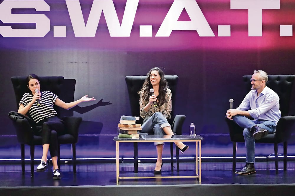 Lina Esco, Stephanie Sigman, y el productor Michael Jones-Morales. Foto: Ariel Ojeda. El Universal