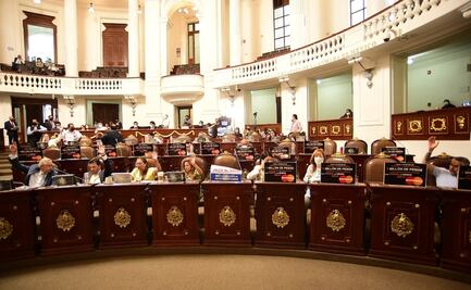 PAN y Morena chocan en Congreso de CDMX