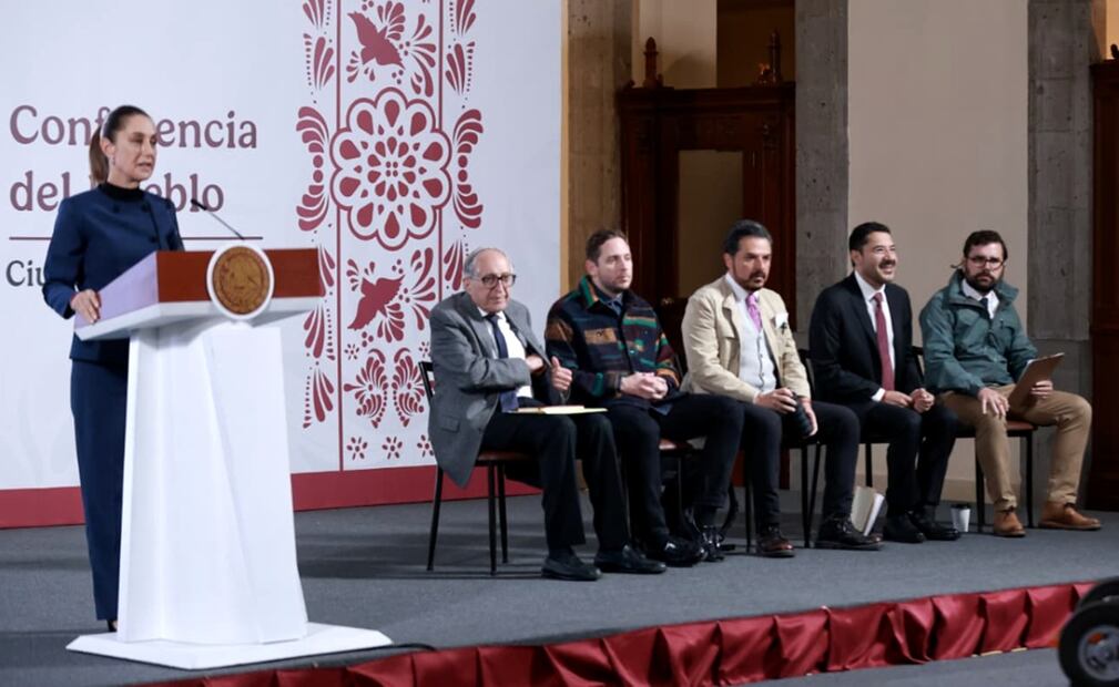 La presidenta Sheinbaum Pardo aseguró que el procedimiento de responsabilidades iniciado por el Órgano Interno de Control (OIC) del Instituto Nacional Electoral (INE) contra consejerías electorales no responde a un asunto político, sino a sanciones internas del propio organismo. Foto: Fernanda Rojas/EL UNIVERSAL