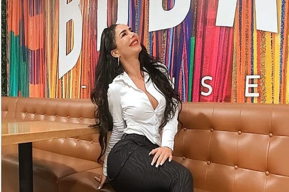 La vedette cubana se roba los suspiros de sus fans y eleva la temperatura de Instagram por su bikini de dos piezas / Foto: Instagram: @lisvegaoficial 