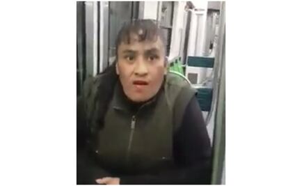 Captan a mujer cuando roba a usuario dormido en el Metro