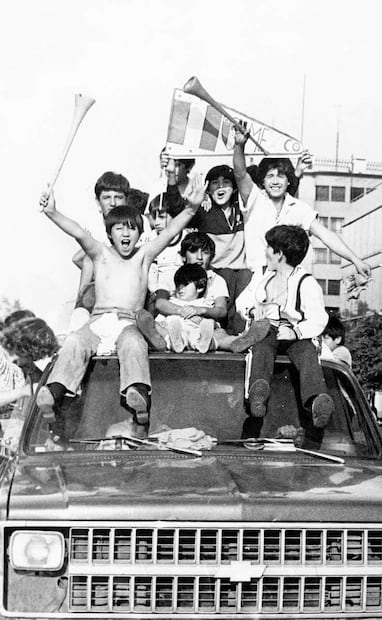 “El gobierno mexicano gasta dinero en preparativos del mundial en lugar de destinar esos fondos a construir casas para la gente que se ve obligada a alojarse en tiendas [improvisadas o de campaña]”, afirmó un damnificado. Foto: Archivo EL UNIVERSAL.