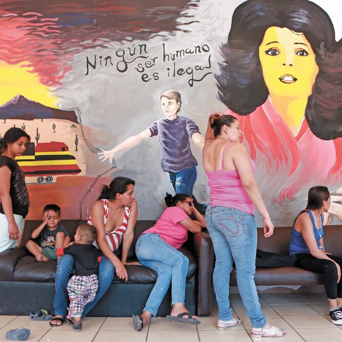 Un grupo de 680 mujeres, en su mayoría originarias de Centroamérica y que solicitaron asilo en Estados Unidos, fue enviado la noche del lunes a Ciudad Juárez por las autoridades del país vecino. Algunas de ellas fueron recibidas en la Casa del Migrante. 