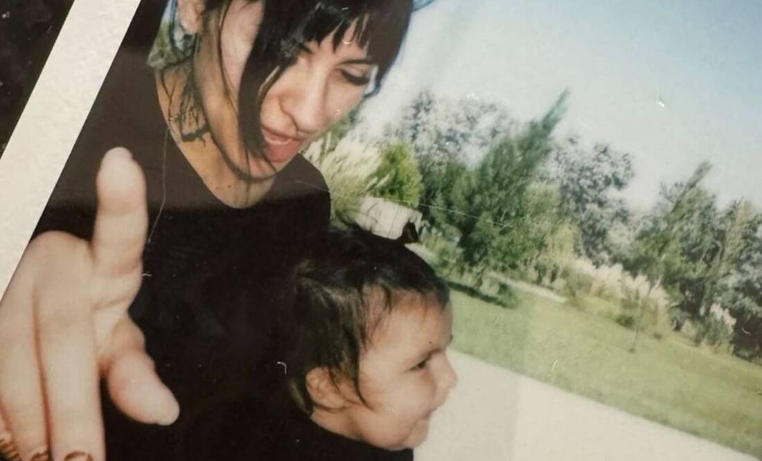 Cazzu cuida a Inti, la hija que tuvo con Christian Nodal hace casi dos años.