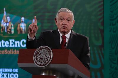 Exhorta AMLO a universidades a eliminar cacicazgos y "estafas maestras"