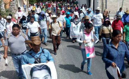 Realizan mitin en Palacio de Gobierno de Guerrero