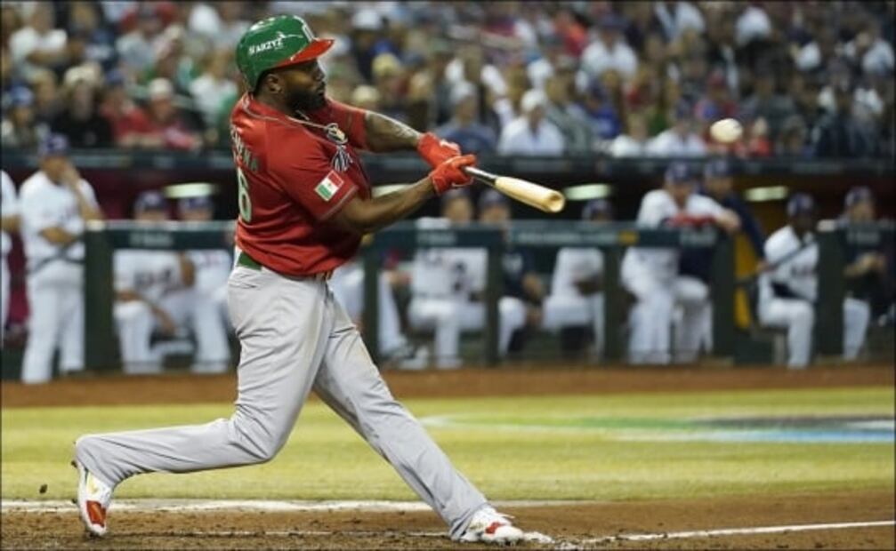 Catcher de Estados Unidos niega saludo a pelotero mexicano