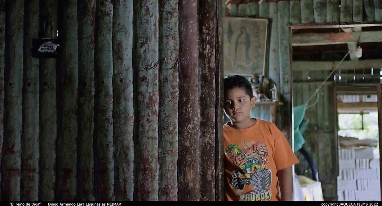 Neymar, de siete años, espera el día en que, de acuerdo con lo que ha aprendido, conocerá a Dios a través de la primera comunión. Foto: de Jaqueca Films / Cinetc