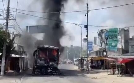 Hombres armados queman 11 vehículos en carretera Acapulco-Zihuatanejo 