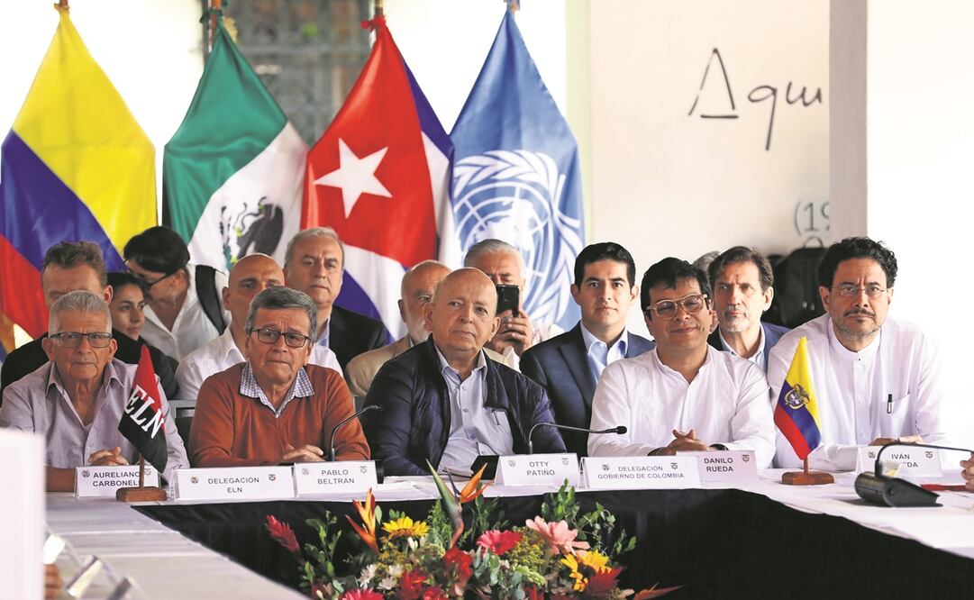 Representantes del ELN y del gobierno de Colombia, en Caracas. Foto: EFE