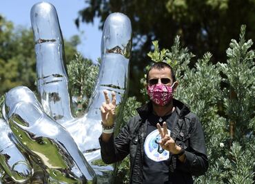 Ringo Starr lanza la canción perfecta para fin de año junto a McCartney, Crow y Kravitz