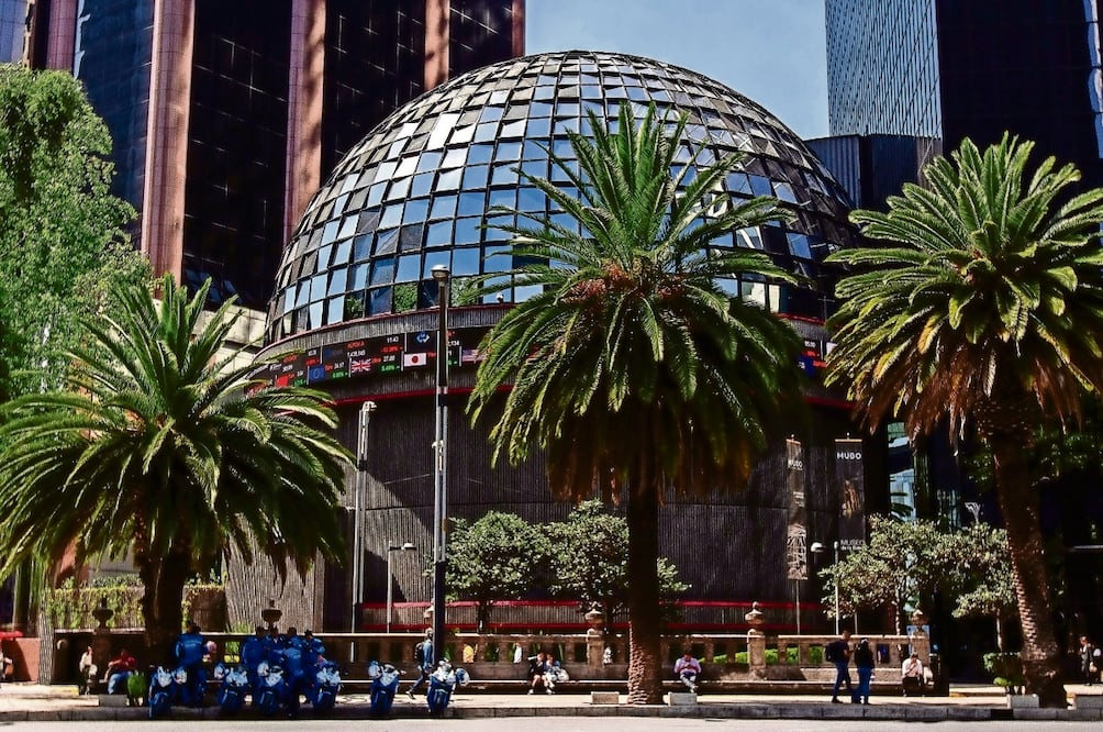 GAP, empresa listada en la BMV desde hace dos décadas, opera 12 aeropuertos a lo largo del Pacífico mexicano, incluidas las principales ciudades: Guadalajara y Tijuana, y cuatro importantes destinos turísticos: Puerto Vallarta, Los Cabos, La Paz y Manzanillo. Foto: Archivo