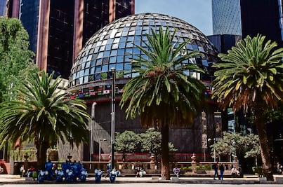 Grupo Aeroportuario del Pacífico coloca certificados bursátiles por 10.718 mdp en la BMV; obtiene calificaciones crediticias altas