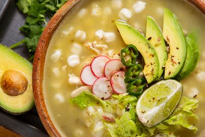 Cuánto tiempo se debe dejar remojar el maíz del pozole