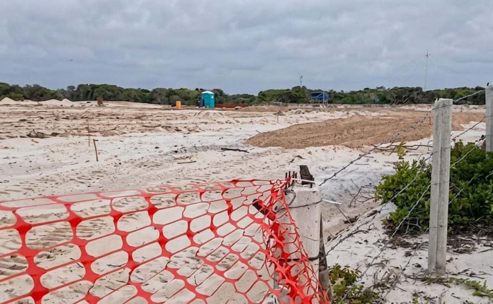 Convocan a marcha por las Dunas de Chuburná Puerto; buscan frenar un desarrollo inmobiliario.
Foto: Especial.
