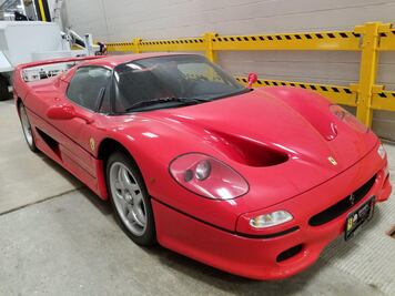 Ferrari F50 robado es reclamado por dos dueños al mismo tiempo