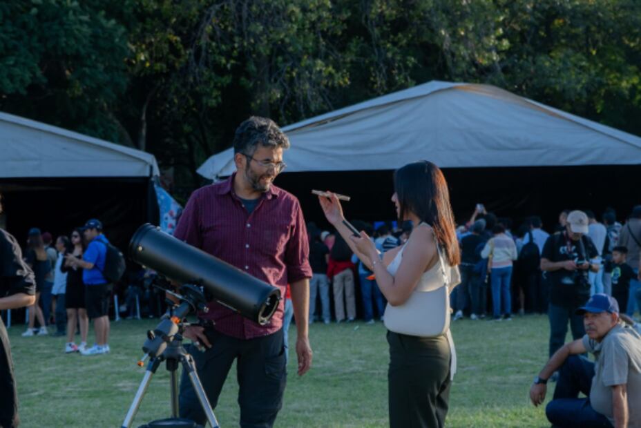 Puedes registrarte y llevar tu propio telescopio en la Noche de las Estrellas 2025. Foto: Facebook Instituto de Astronomía CU UNAM