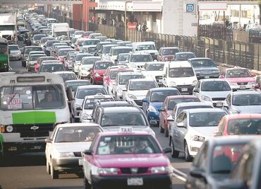 Este jueves 9 de enero no circulan autos con engomado verde