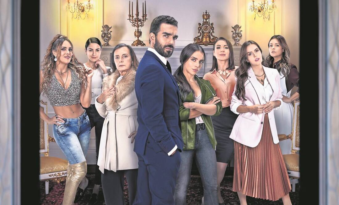 Siete mujeres, entre ellas su madre y su esposa, le enseñarán a Luis Arturo (Marcus Ornellas) que su imagen estaba más dañada de lo que pensaba. Foto: SONY/CLARO VIDEO