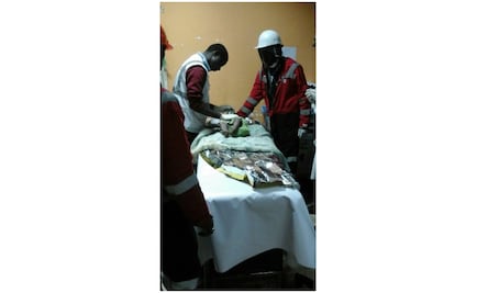 Tras 80 horas, rescatan a bebé bajo los escombros en Nairobi
