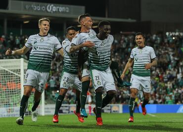 Santos propina goleada a León con Hat-Trick de Djaniny
