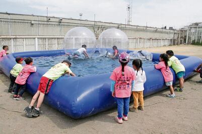 Reclusas y sus hijos realizan campamento