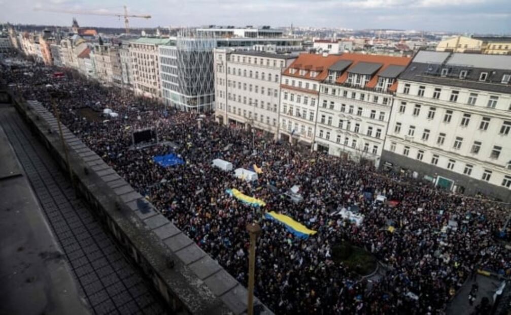 Cientos de miles salen a las calles en Europa para protestar contra la invasión rusa en Ucrania