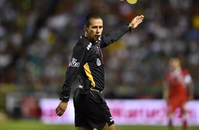 Por olvido, Peñaloza vuelve a pitar siete meses después