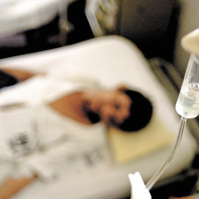 Los cuidados paliativos alivian problemas físicos, sicosociales y espirit u a les de más de 90% de los enfermos con cáncer avanzado, señala el dictamen. ARCHIVO EL UNIVERSAL