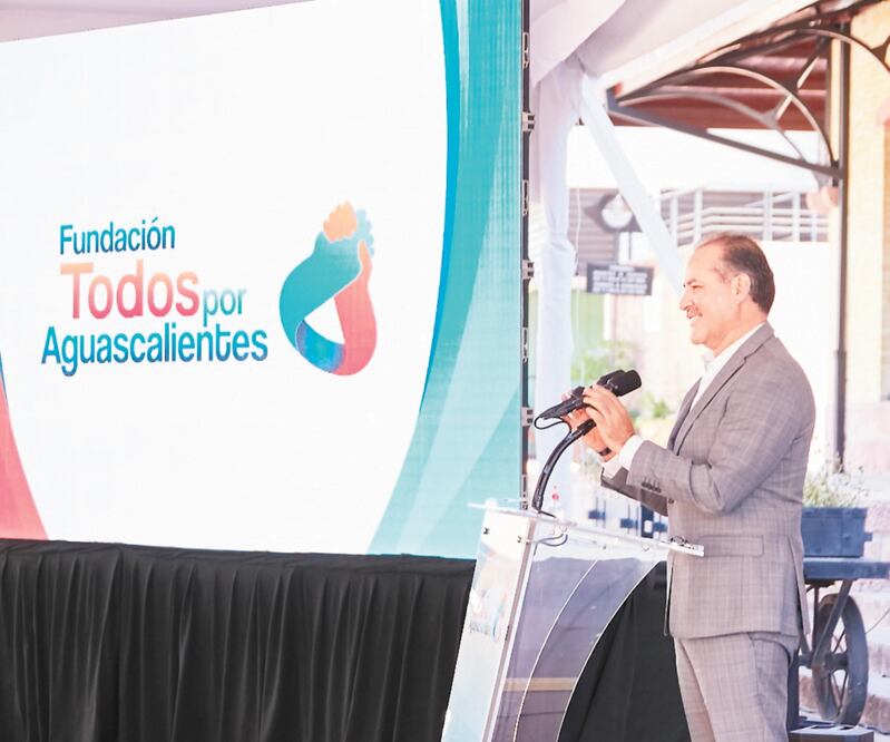 El gobernador Martín Orozco participó en la presentación de la fundación que busca apoyar a las personas más afectadas por la pandemia. 