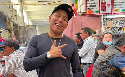 VIDEO: Youtuber compra zapatería completa y regala mercancía a niños de escasos recursos