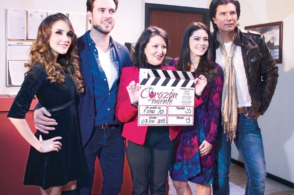 Mapat dio claquetazo ayer de su nueva telenovela 'Corazón que miente' (GABRIELA ORIHUELA . EL UNIVERSAL)