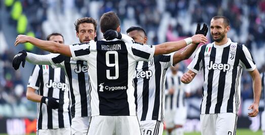 Higuaín anota en la goleada de la Juventus 