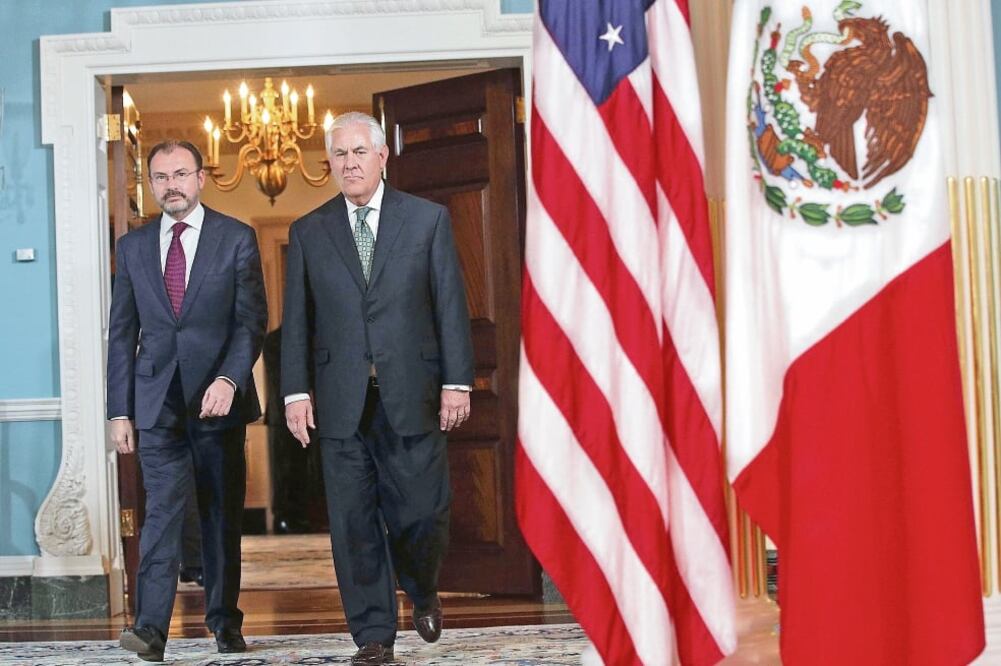 En su reunión, el canciller Luis Videgaray y el secretario de Estado de EU, Rex Tillerson, hablaron sobre la cooperación económica, seguridad y migración (AFP)