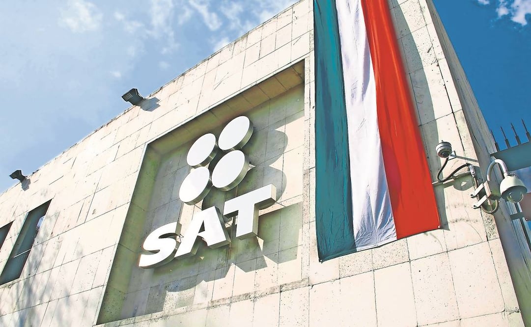 El SAT aseguró que se dará seguimiento a las denuncias sobre servidores públicos que se realicen, ante el Órgano Interno de Control o la FGR, por actos de corrupción. Foto: Archivo/ EL UNIVERSAL.