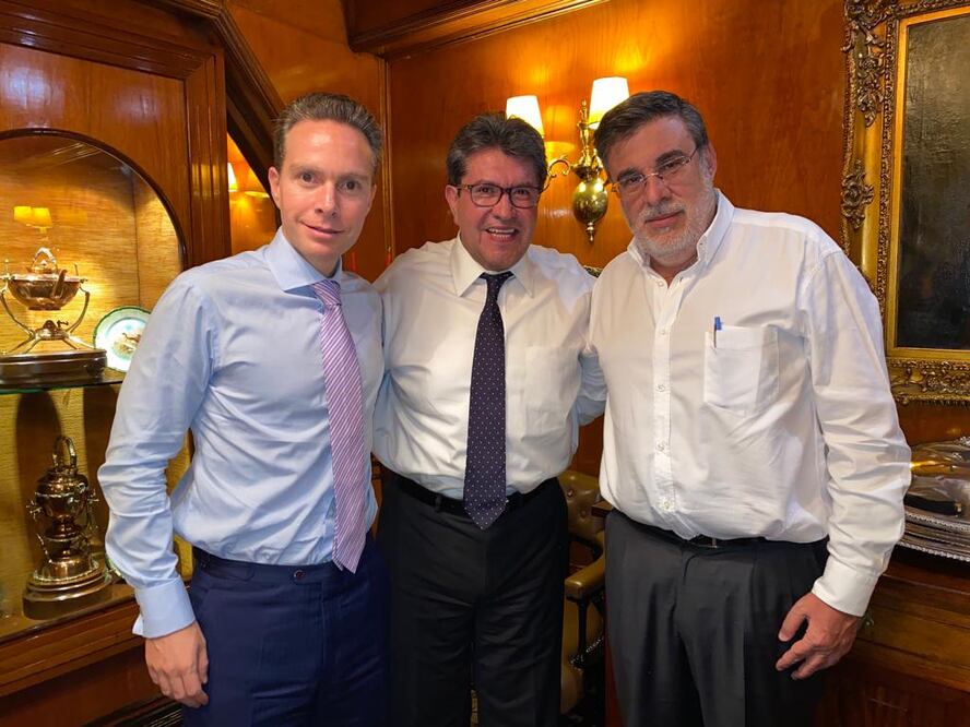 Coordinadores senatoriales Ricardo Monreal Ávila, de Morena; Manuel Velasco Coello, del PVEM y el consejero Jurídico del Ejecutivo Federal, Julio Scherer Ibarra / Especial