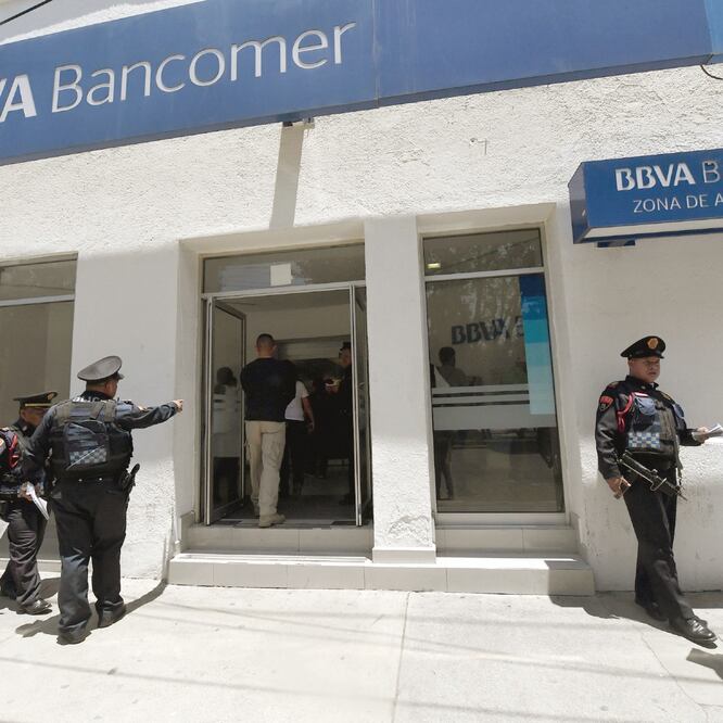 Capitalinos que deseen depositar o retirar una fuerte suma de dinero, pueden pedir vigilancia policial. (ARCHIVO EL UNIVERSAL)