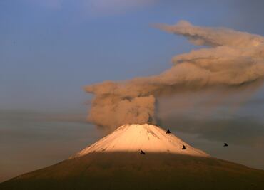 Popocatépetl registra explosión moderada