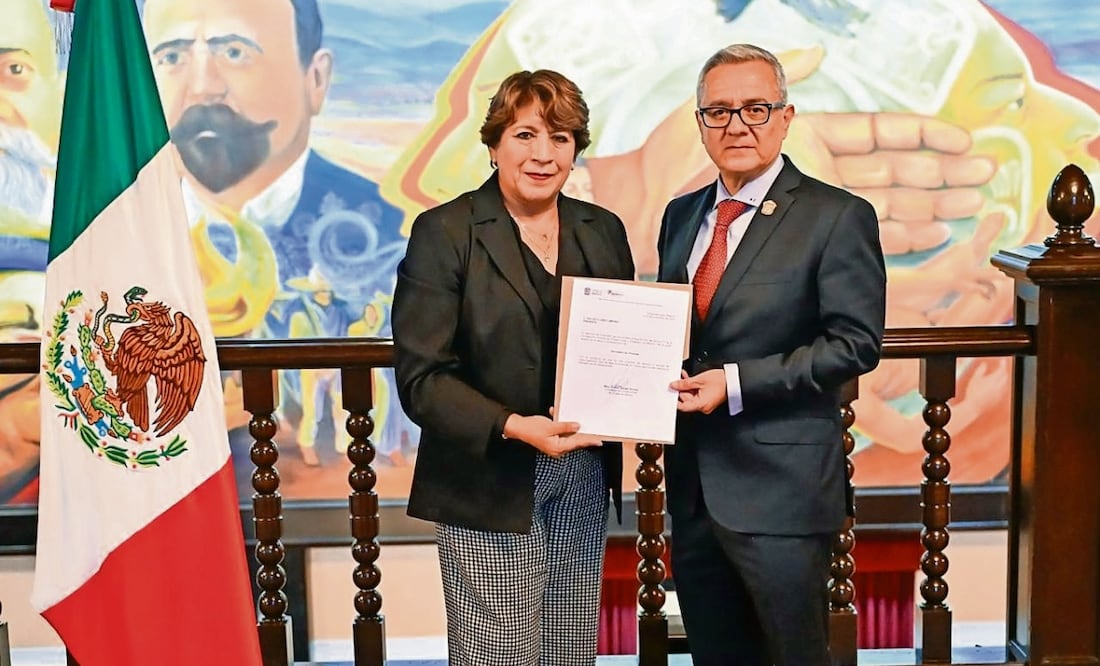 La gobernadora Delfina Gómez tomó protesta a Óscar Flores Jiménez como secretario de Finanzas. Foto: Especial