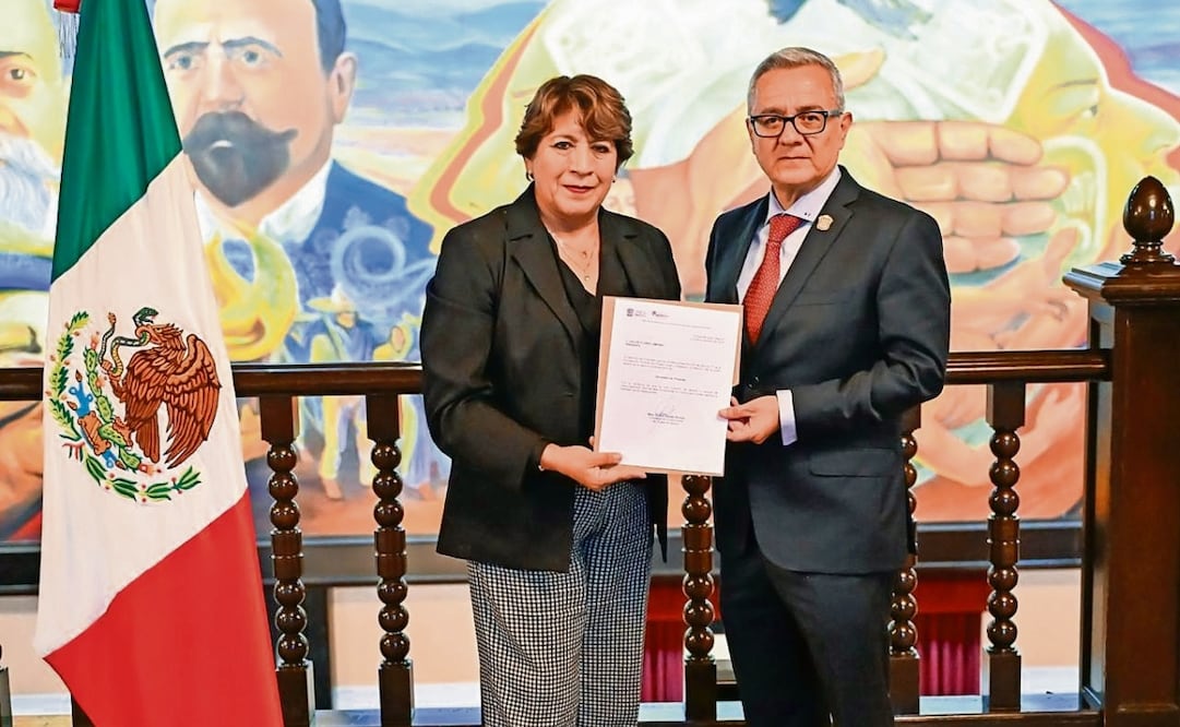 La gobernadora Delfina Gómez tomó protesta a Óscar Flores Jiménez como secretario de Finanzas. Foto: Especial