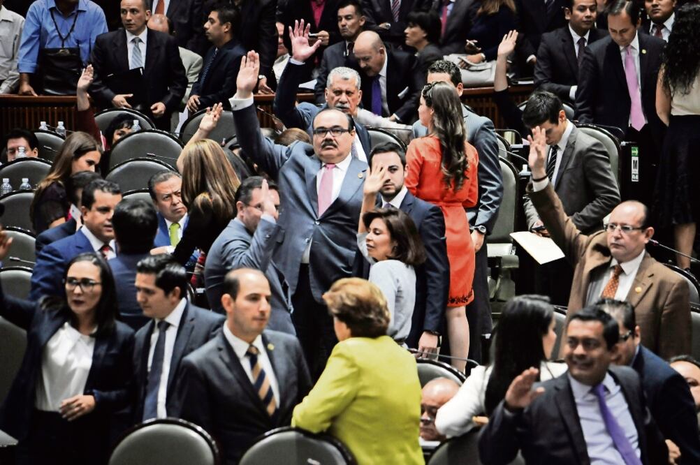 En el segundo día del periodo extraordinario, los diputados federales avalaron un acuerdo de la Junta de Coordinación Política, en el que condenaron las declaraciones hechas por el gobernador de NL (DIEGO SÁNCHEZ. CUARTOSCURO)